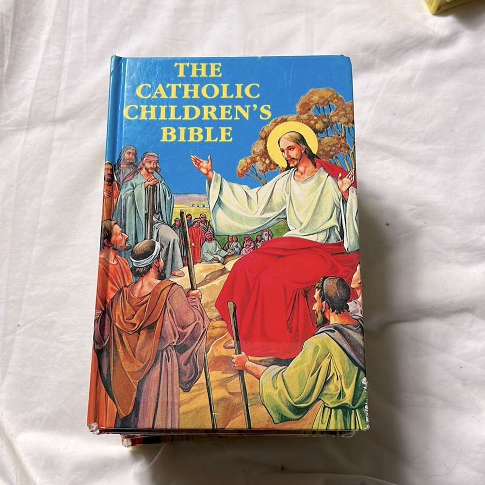 6 The catholic children’s Bible  nice for Christmas gift used